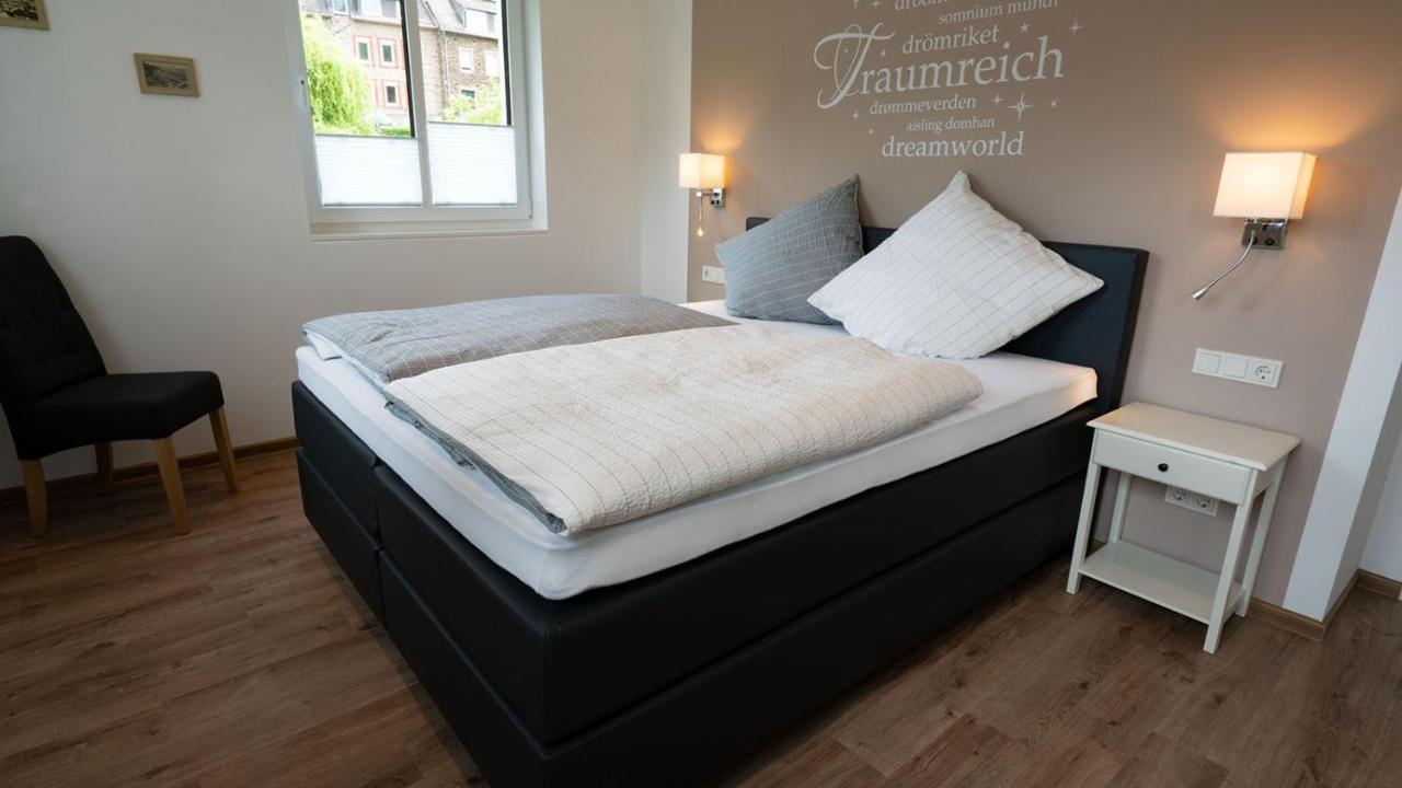 Neu Mont Royal Suiten 2 Bis 4 Personen トラーベン・トラールバッハ エクステリア 写真